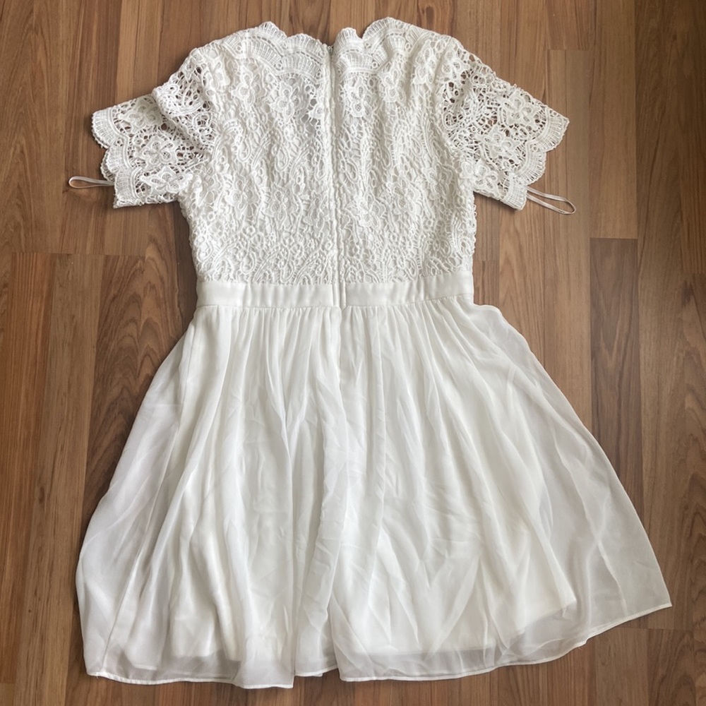 Lulu’s White dress - Picture 4 of 4